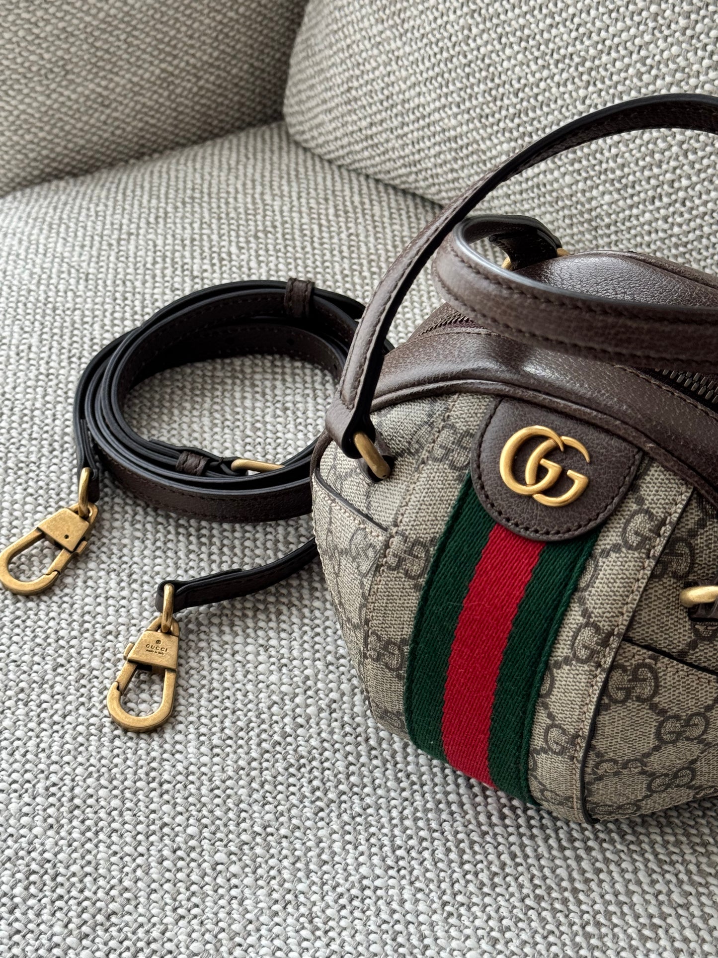 Gucci Ophidia GG Supreme Mini Round Shoulder Bag