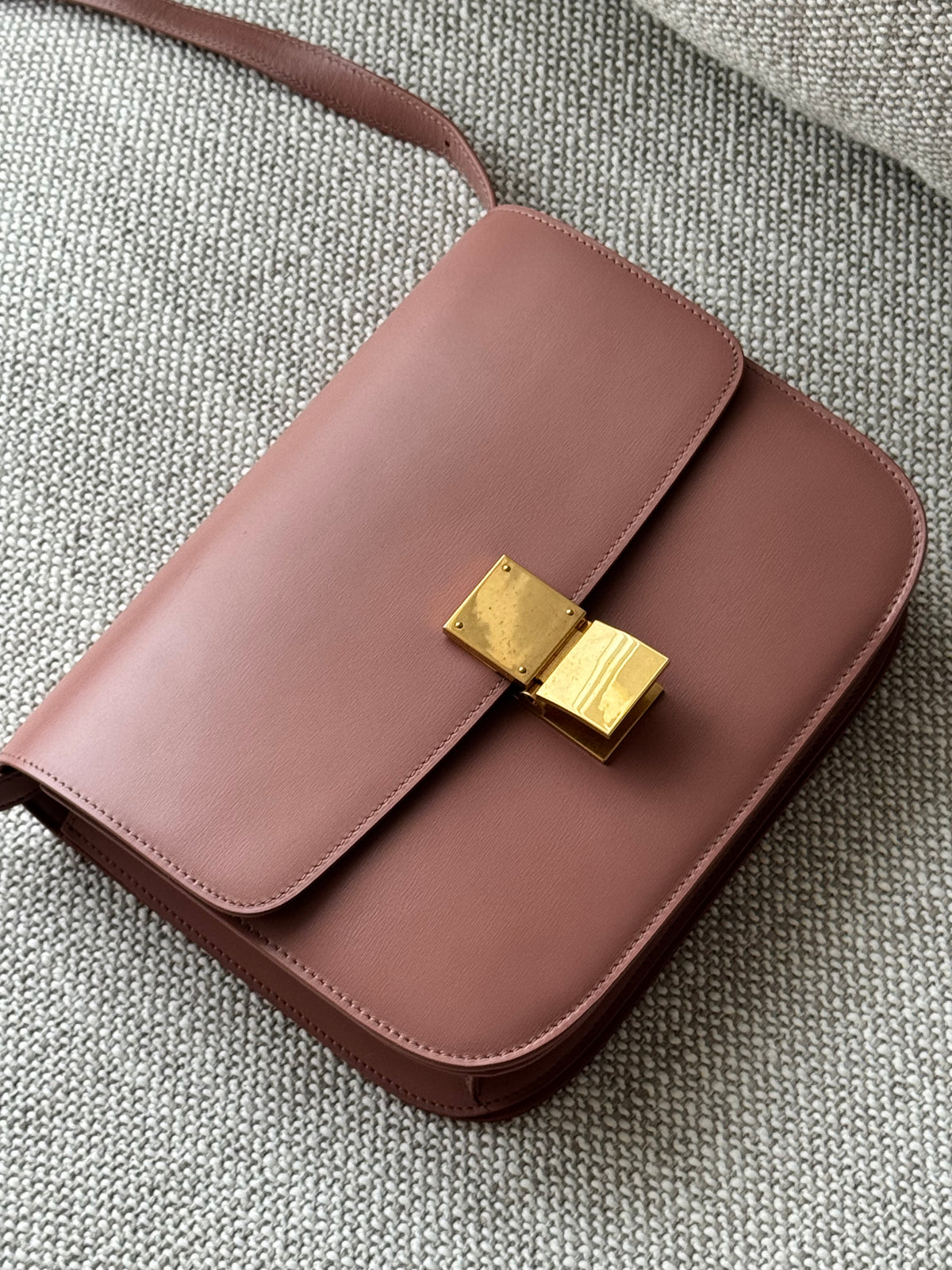 Celine Classic Box Medium Smooth Calfskin Crossbody Bag Dusty Pink