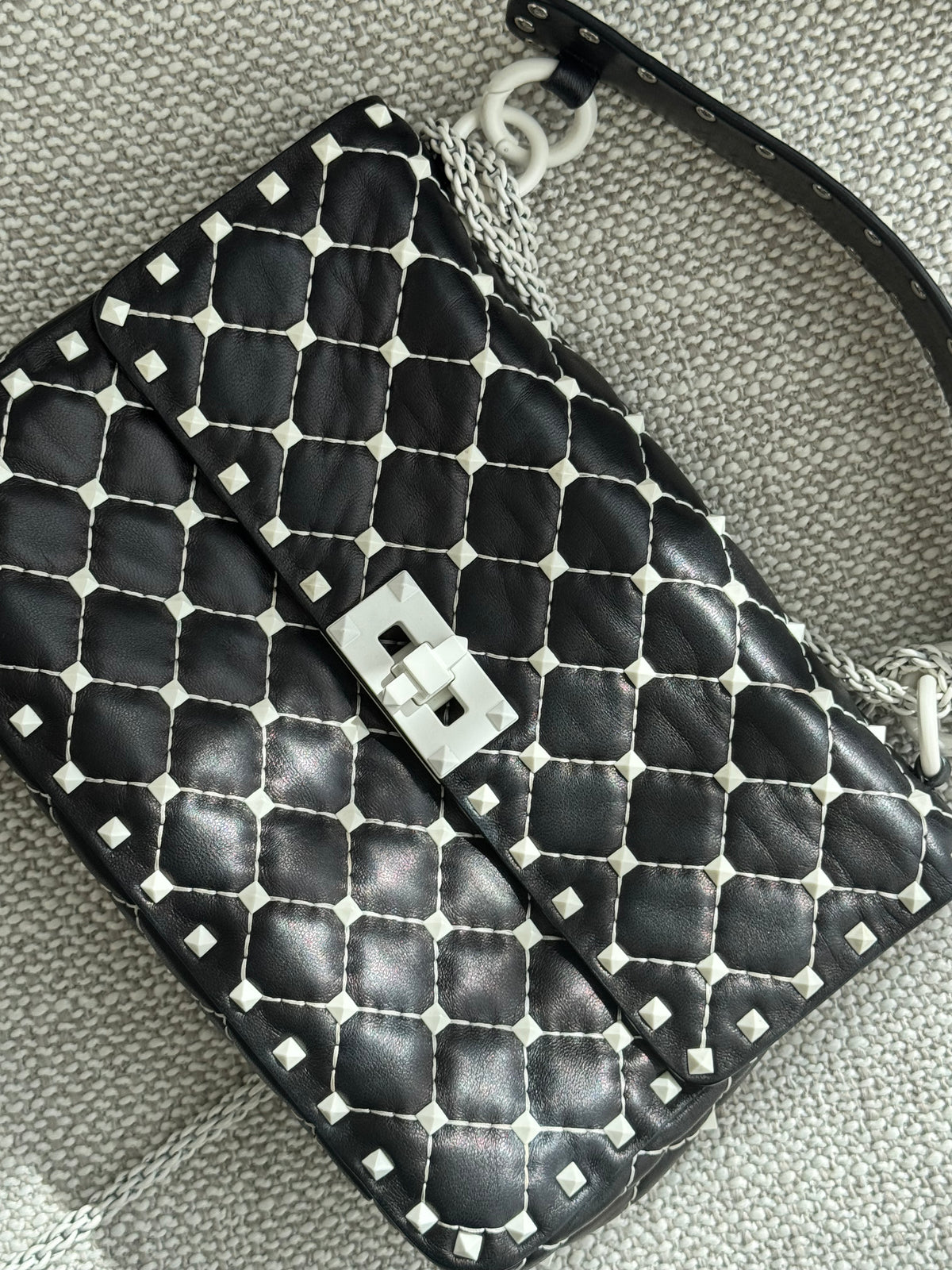 Valentino Garavani Free Rockstud Spike Small Shoulder Bag