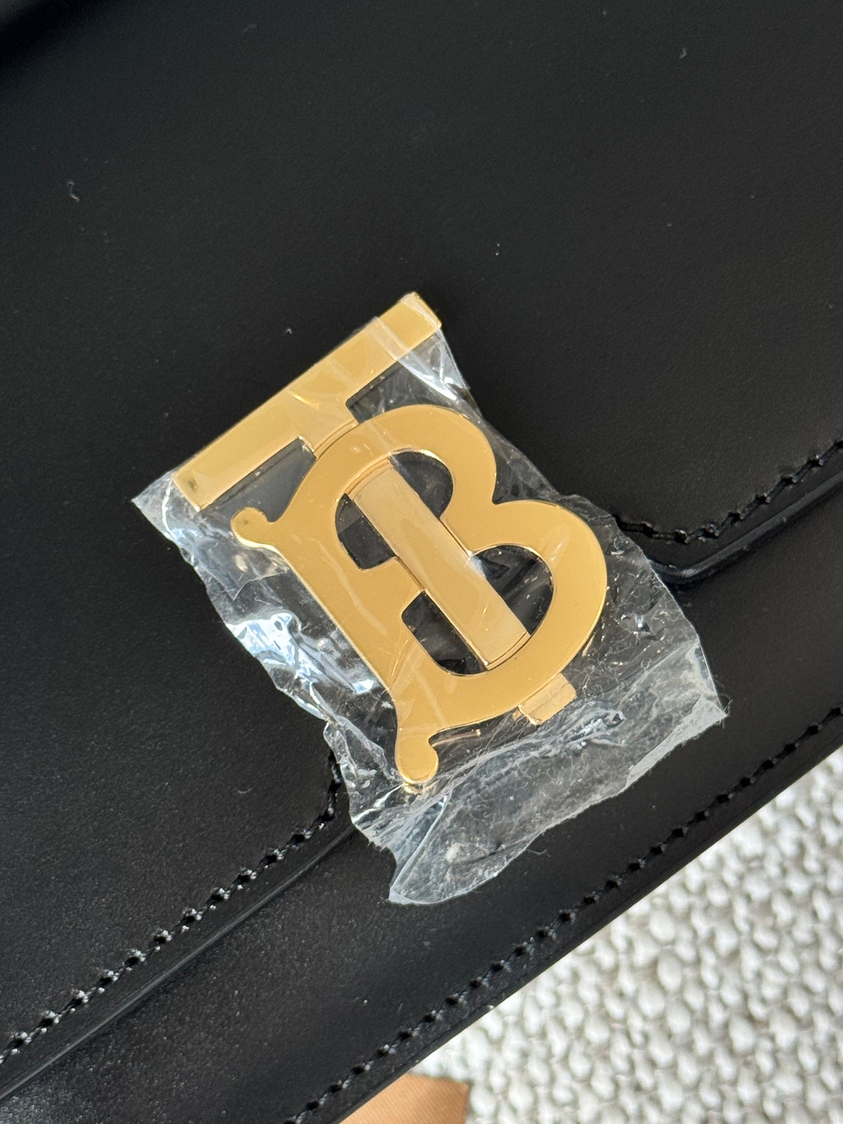 Burberry TB Wallet on Chain – Black Leather