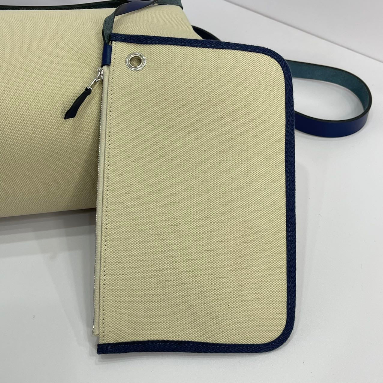 Hermes Herbag 31 Zip Bag Canvas/Hunter Leather Vanille/Naturel - Blue Leather Stamp U