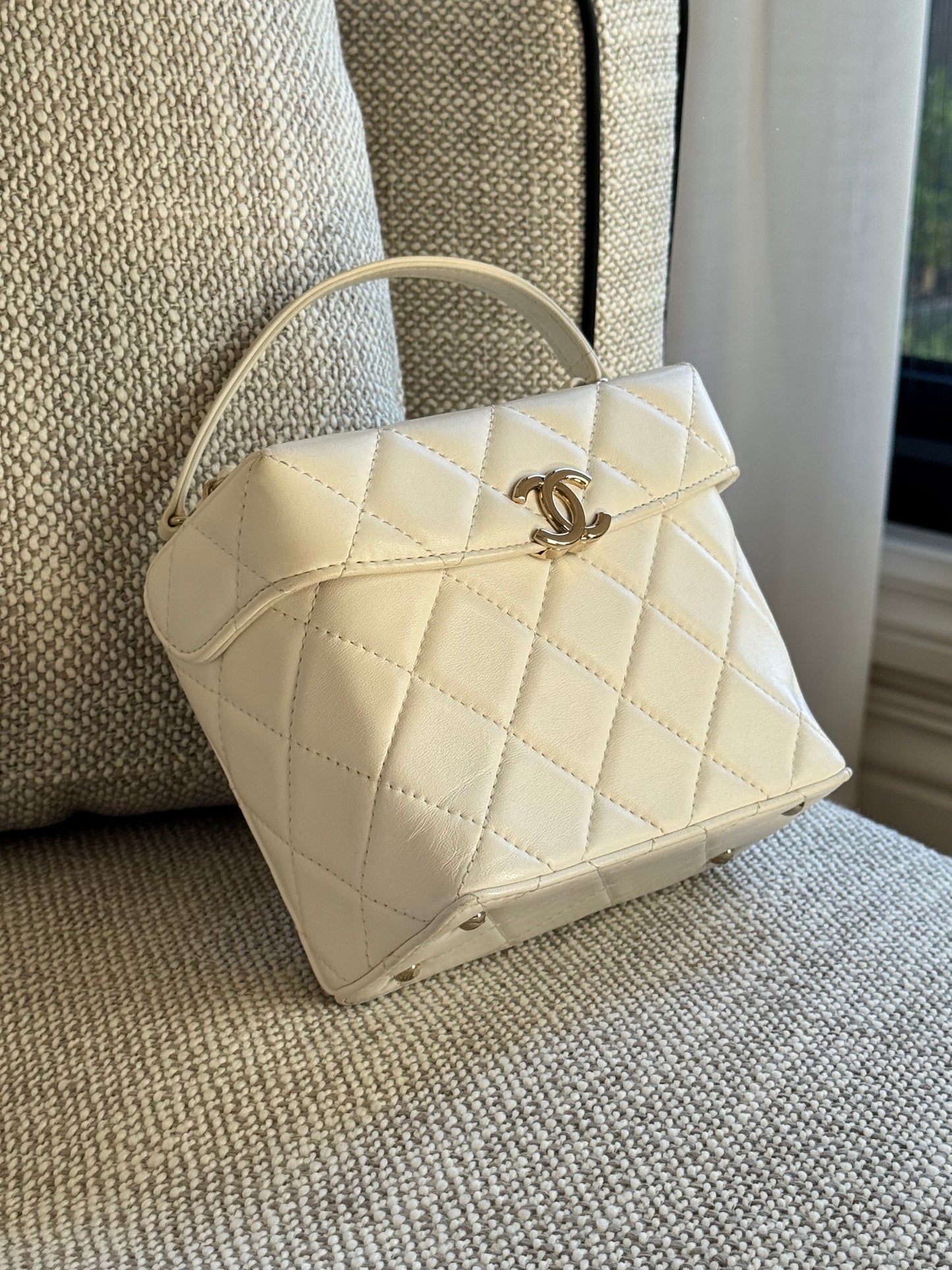 Chanel White Quilted Leather Top Handle & Crossbody Bag