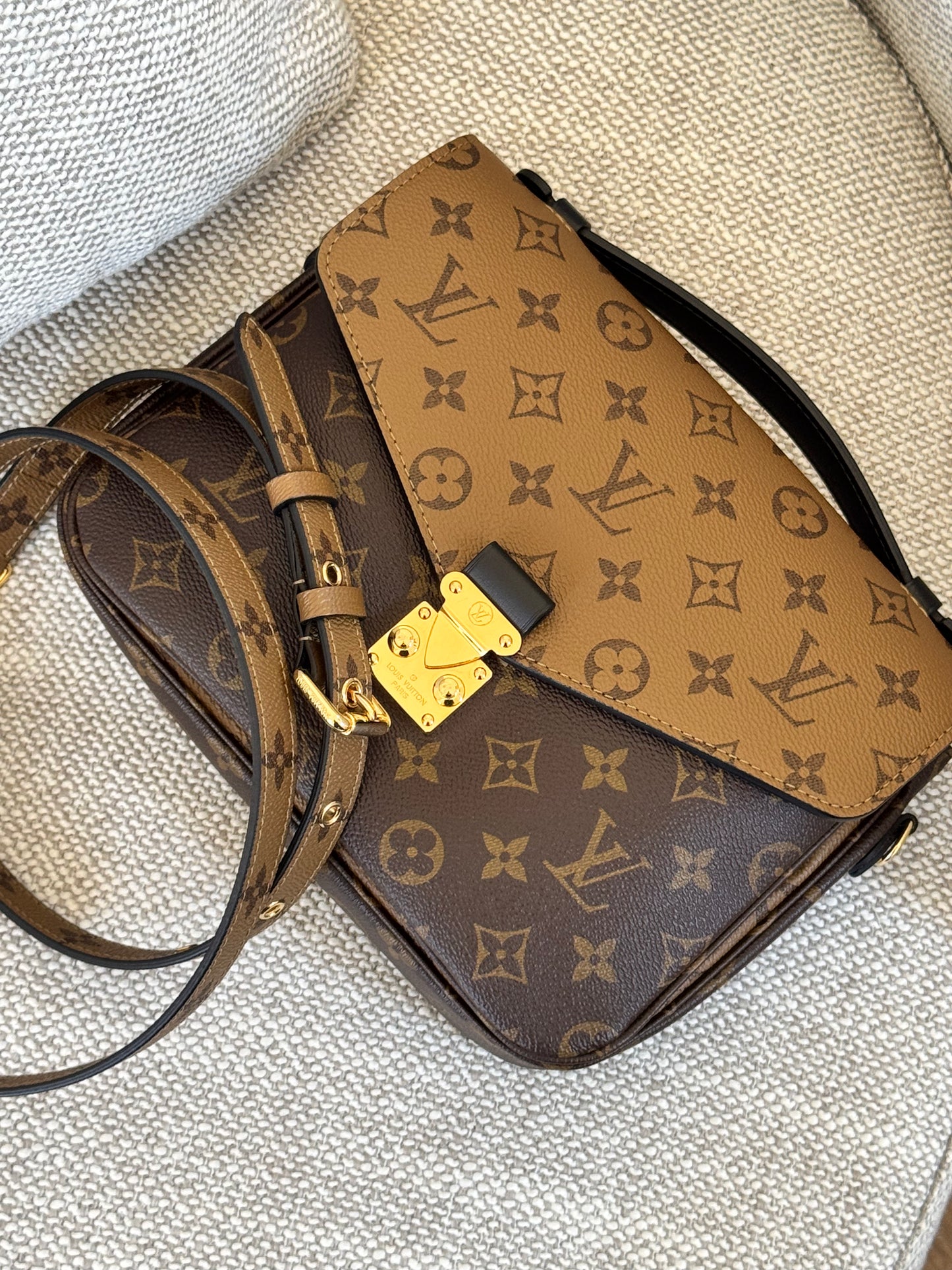 Louis Vuitton Monogram Reverse Pochette Métis
