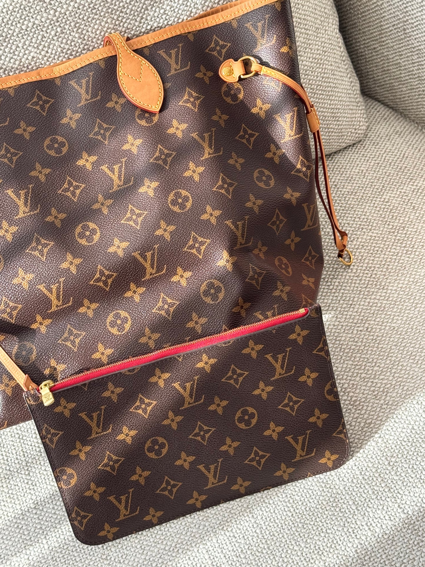 Louis Vuitton Neverfull MM in Monogram Canvas with Red Interior