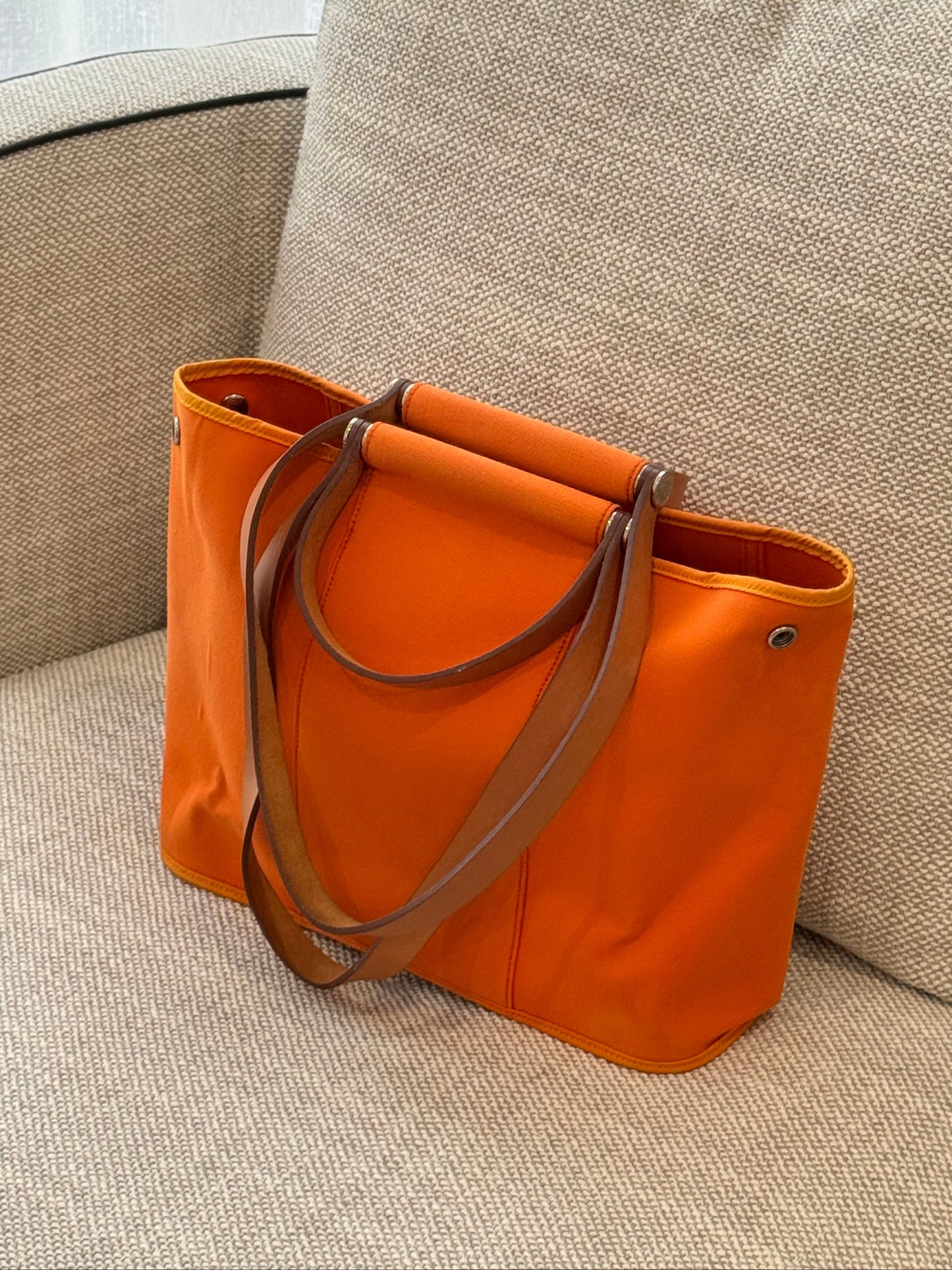 HERMÈS  Cabag Elan 39 Tote Bag – Orange Canvas & Leather