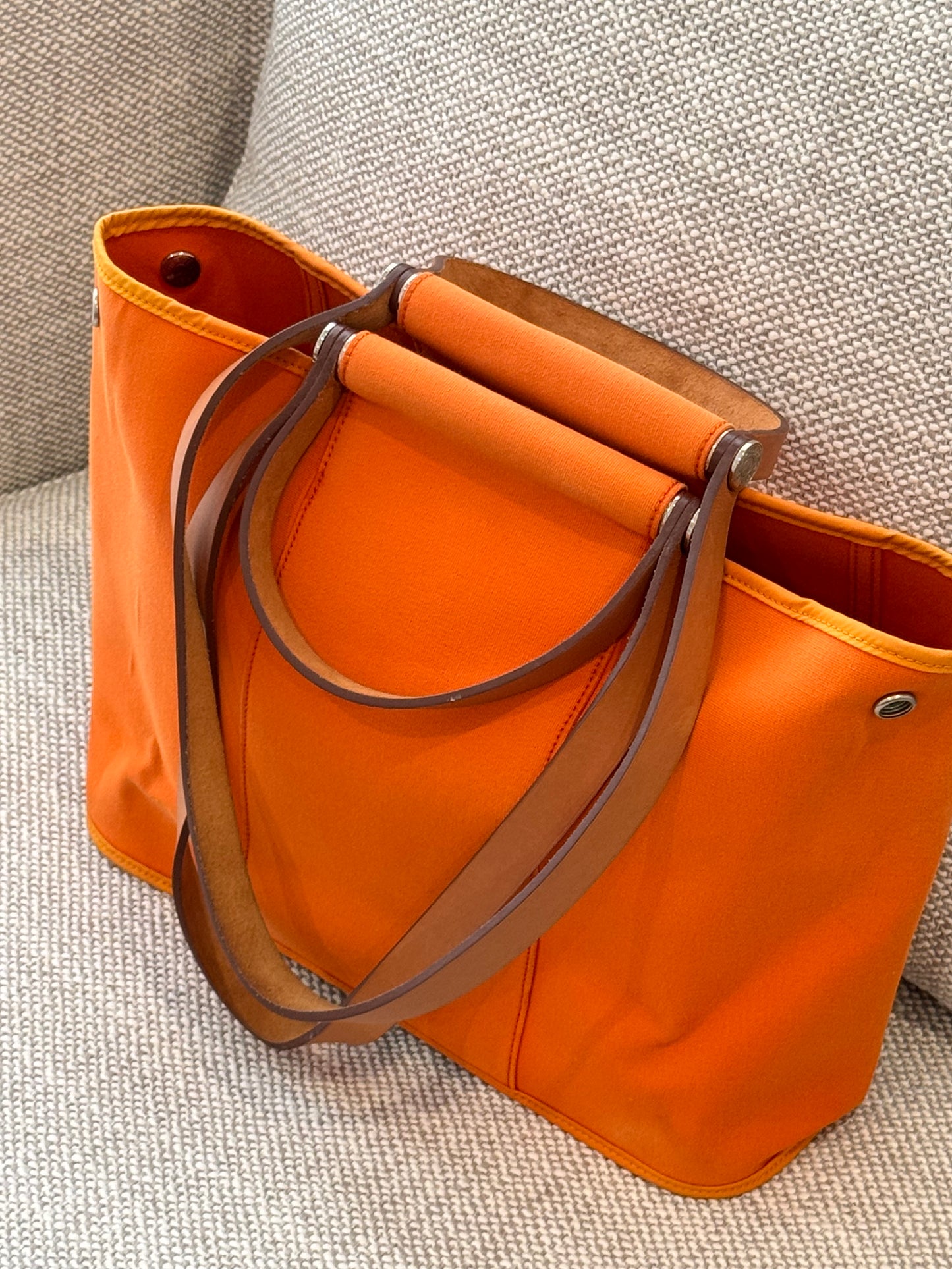 HERMÈS  Cabag Elan 39 Tote Bag – Orange Canvas & Leather