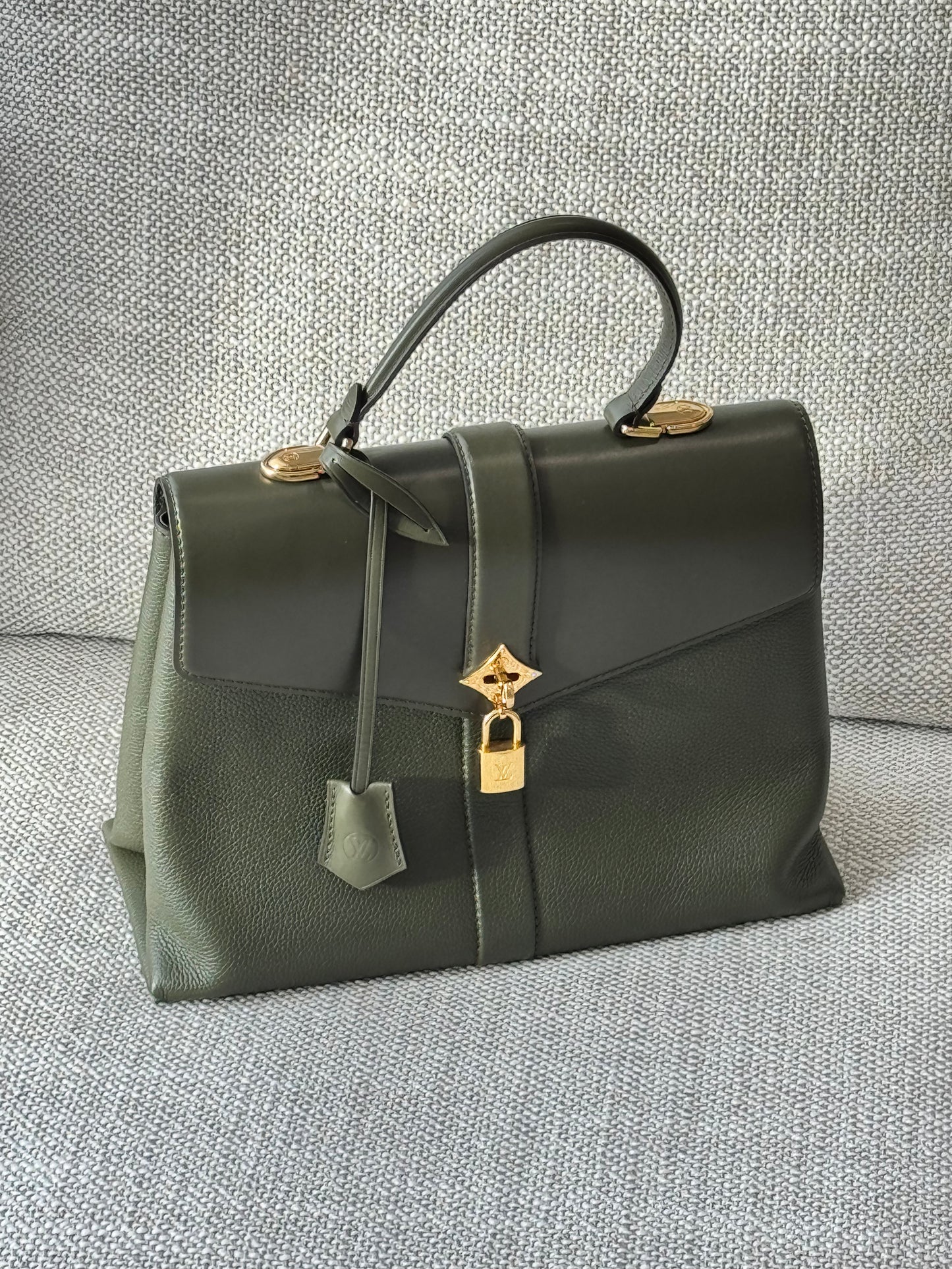 LOUIS VUITTON Rose des Vents MM – Green Calfskin Leather