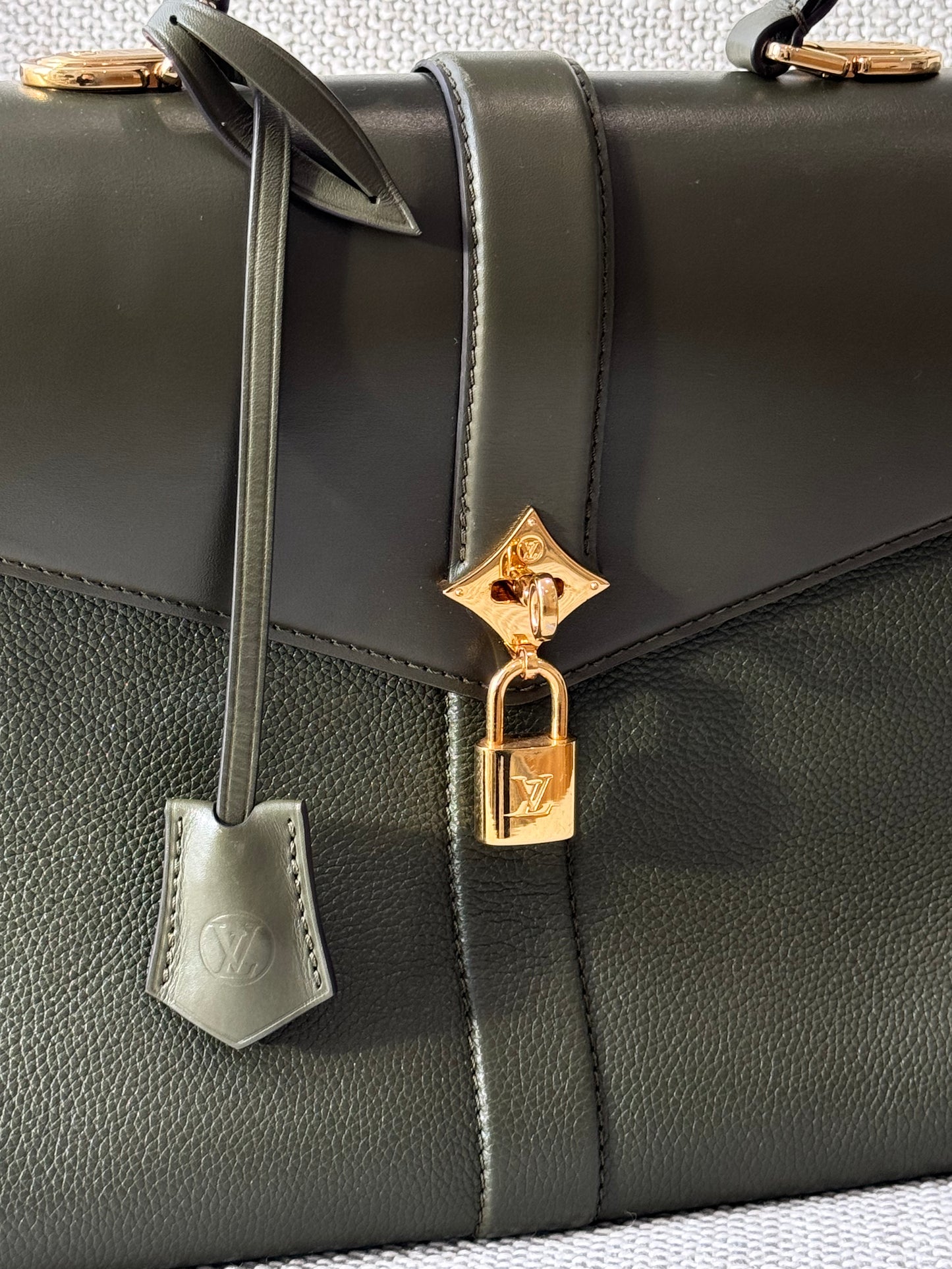LOUIS VUITTON Rose des Vents MM – Green Calfskin Leather