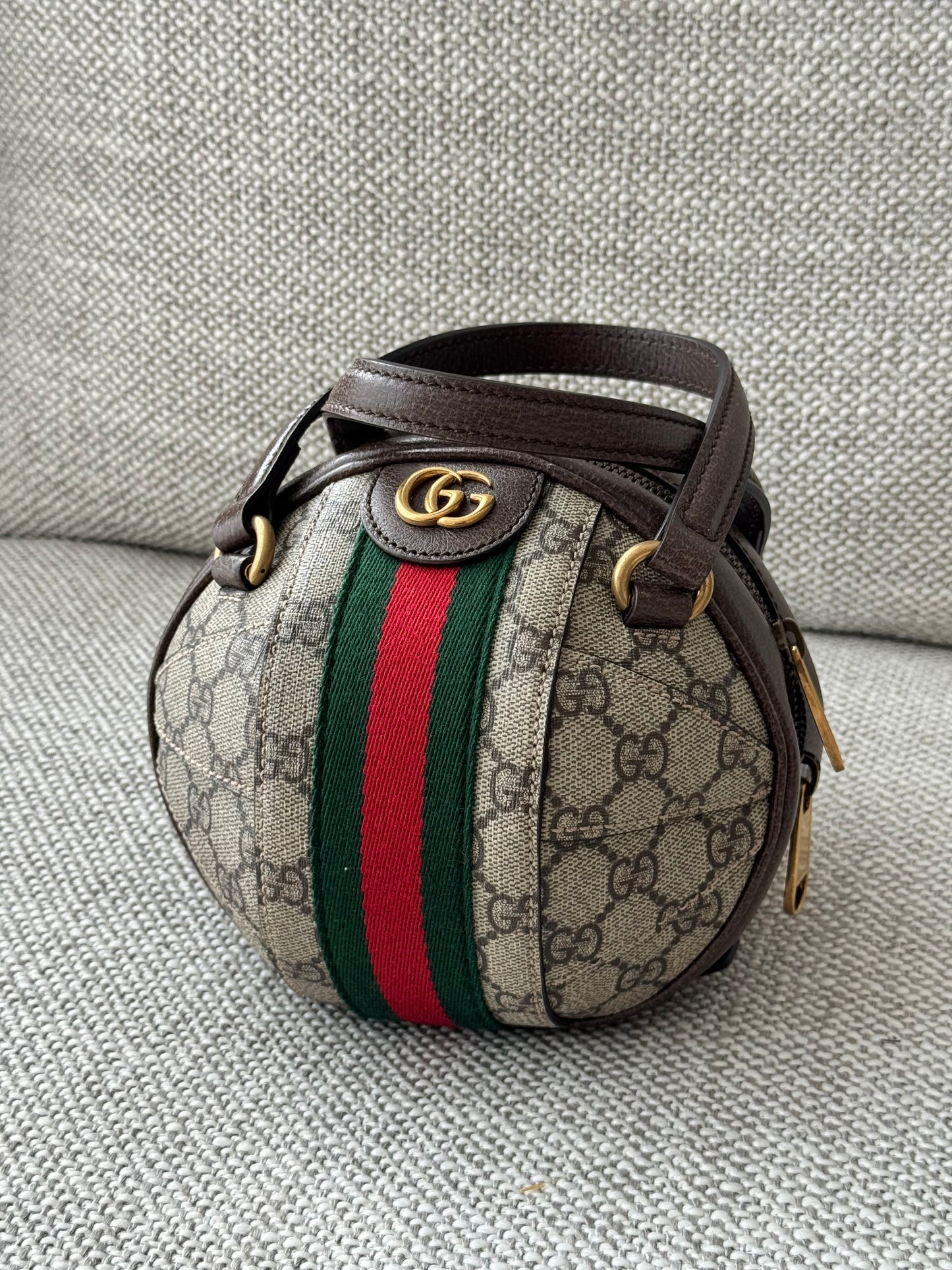 Gucci Ophidia GG Supreme Mini Round Shoulder Bag