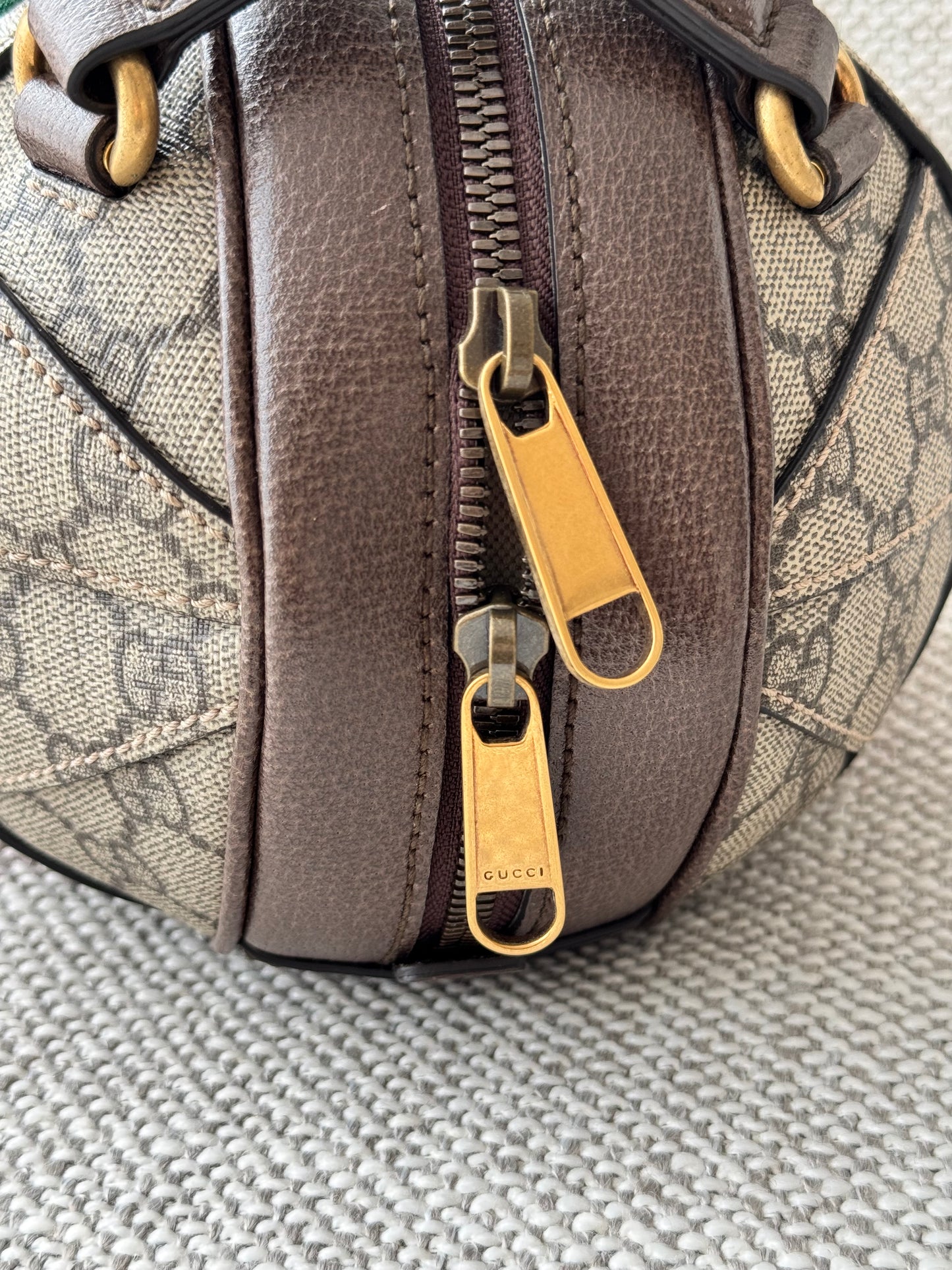 Gucci Ophidia GG Supreme Mini Round Shoulder Bag