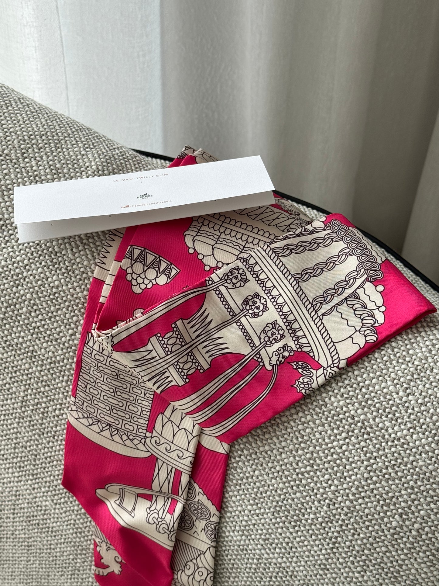 Hermès Le Maxi-Twilly Slim Silk Scarf – Fuchsia / Beige