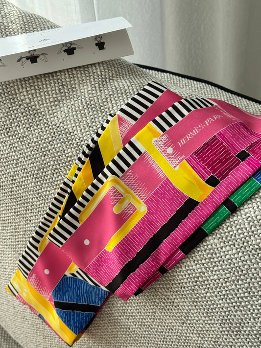 Hermès Twilly Silk Scarf