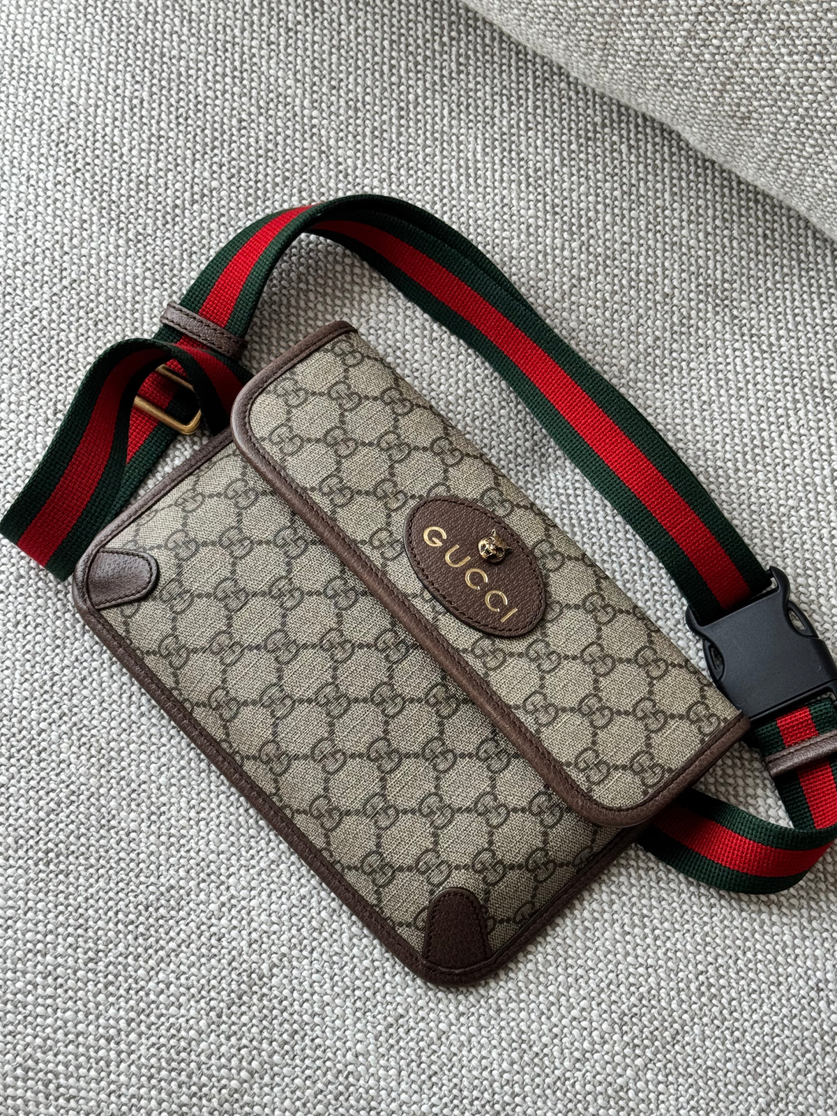 Gucci Neo Vintage GG Supreme Messenger Bag