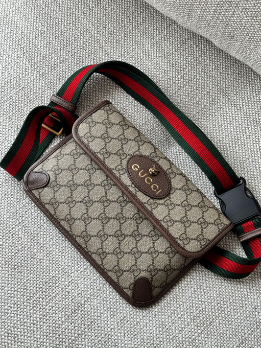 Gucci Neo Vintage GG Supreme Messenger Bag