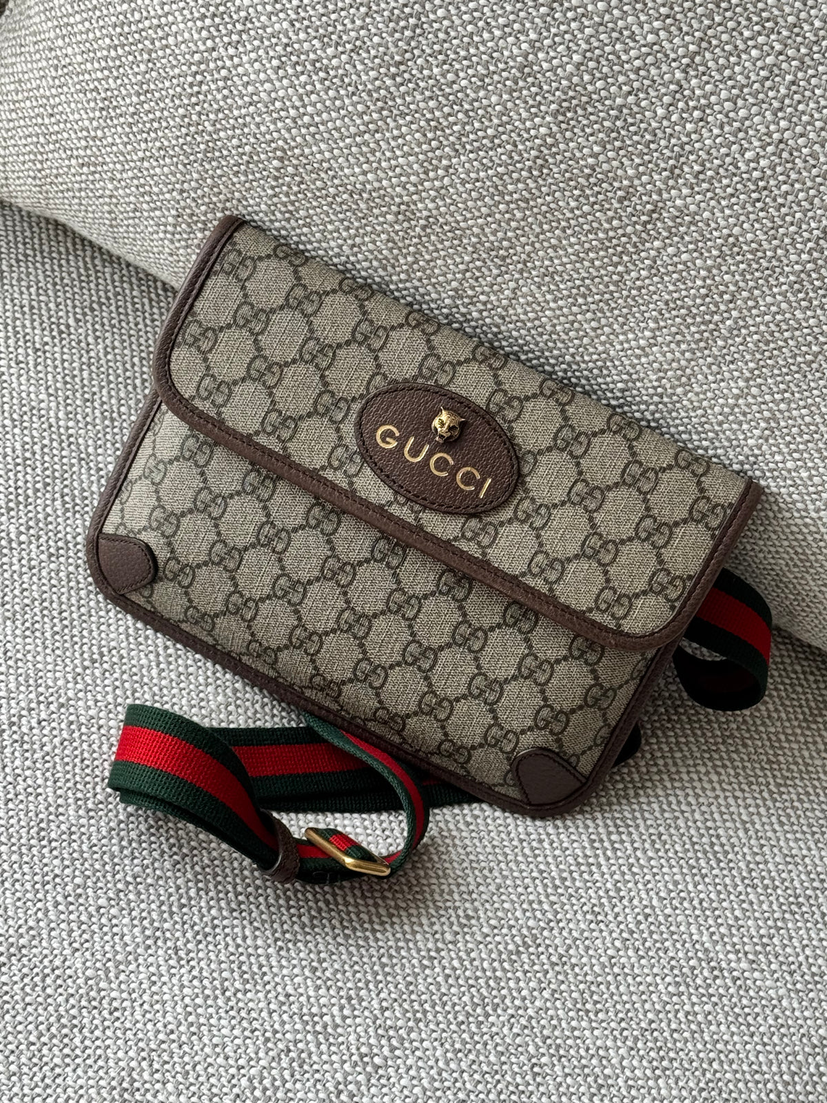 Gucci Neo Vintage GG Supreme Messenger Bag