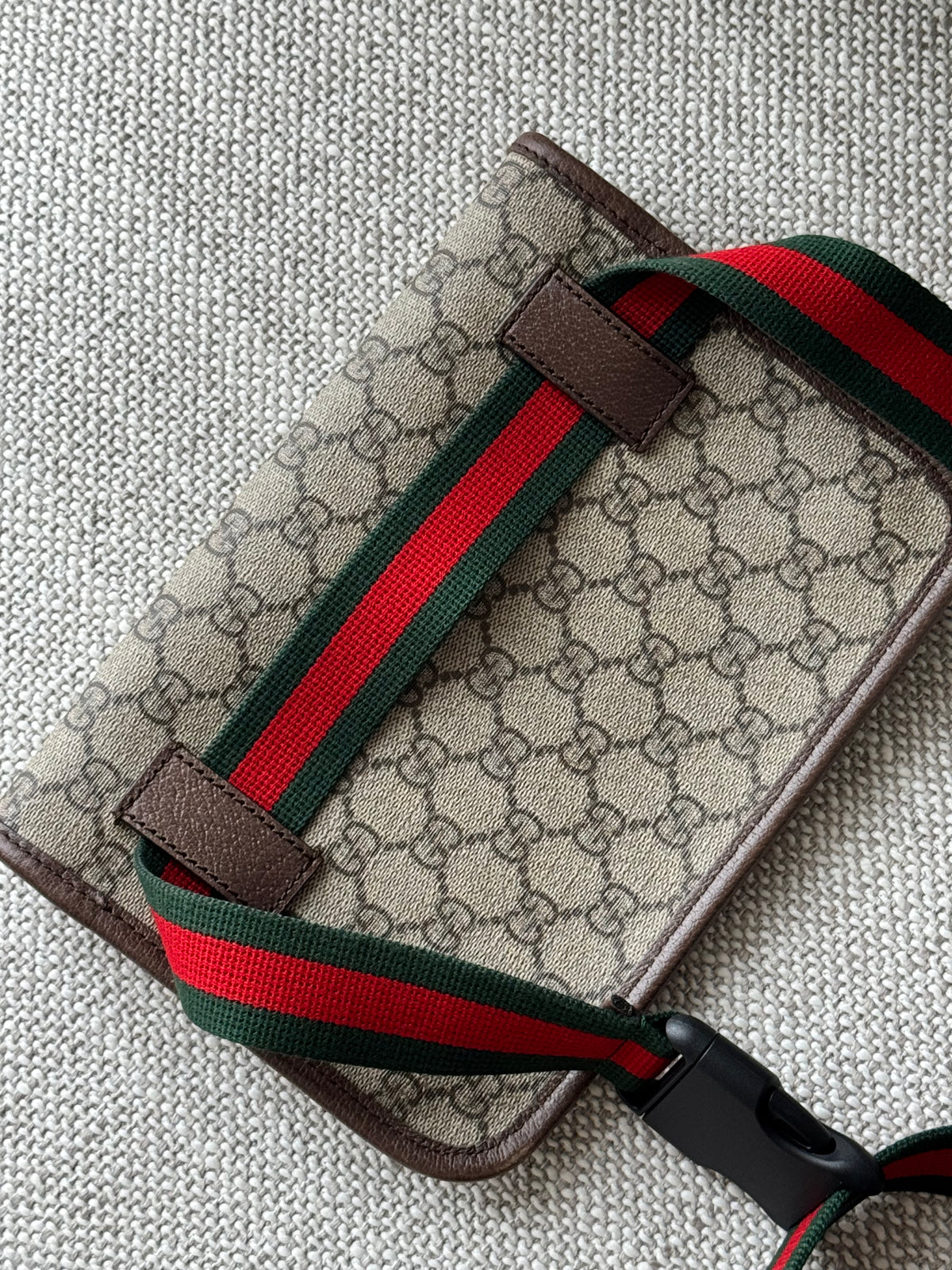 Gucci Neo Vintage GG Supreme Messenger Bag