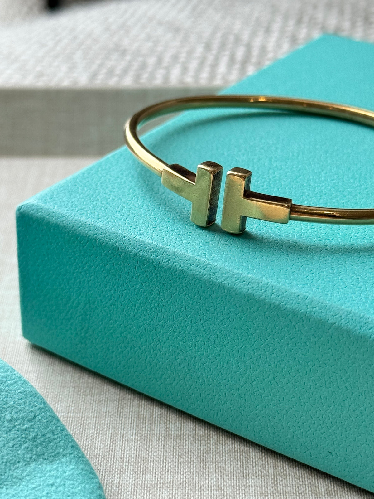 Tiffany & Co. T Wire Bracelet 18K Yellow Gold