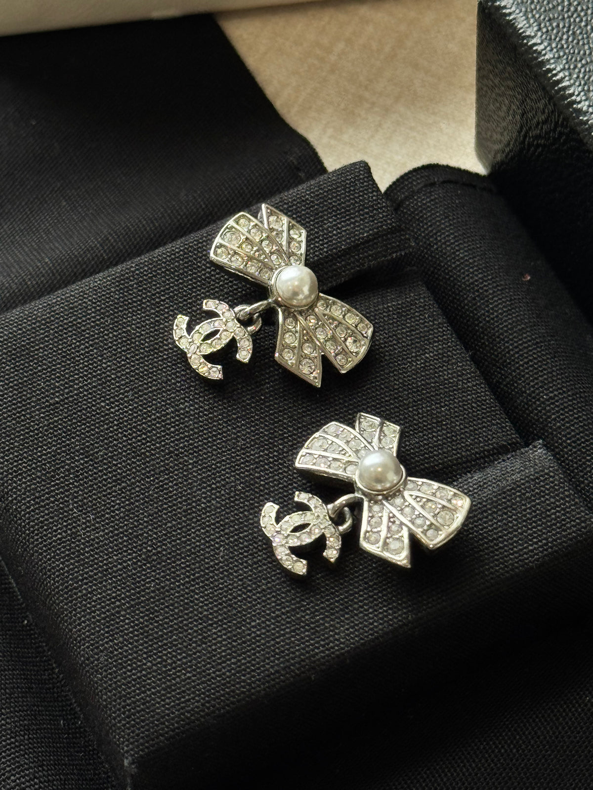 Chanel CC Bow Pearl Crystal Earrings Silver Tone Full Set