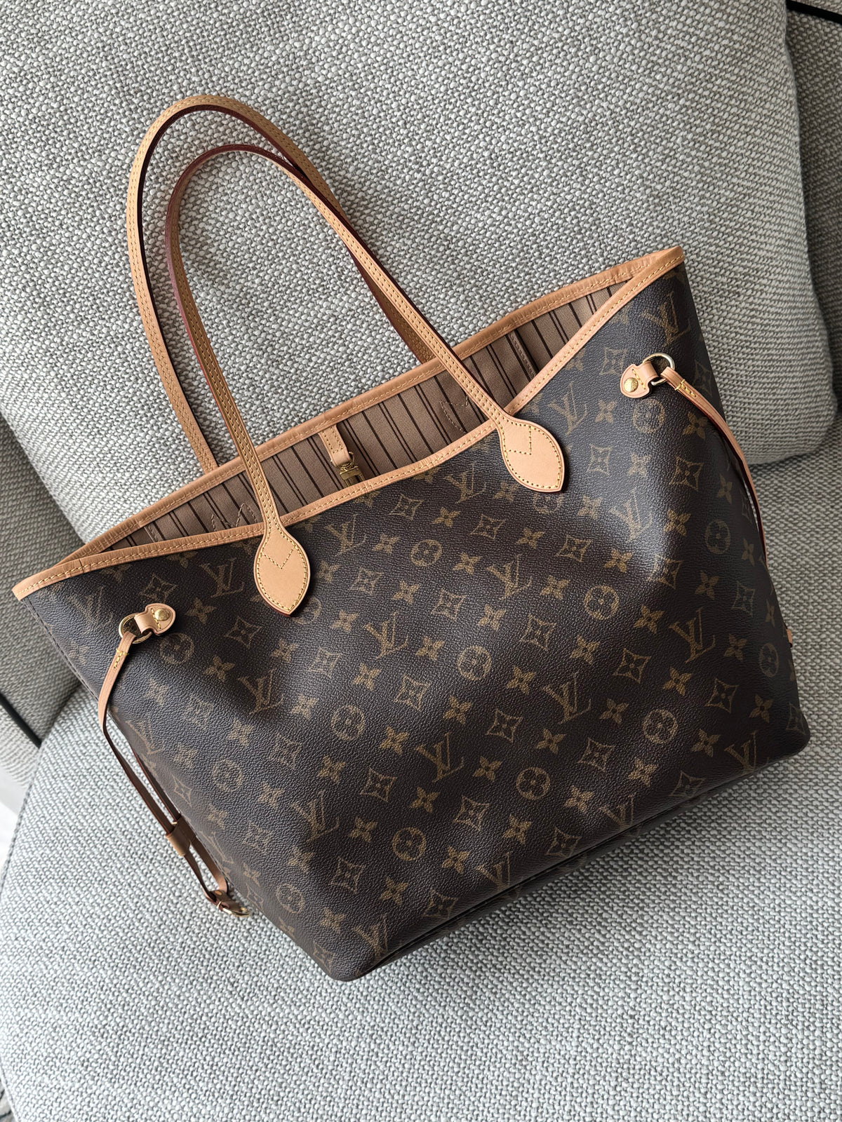Louis Vuitton Neverfull MM Monogram Tote Bag