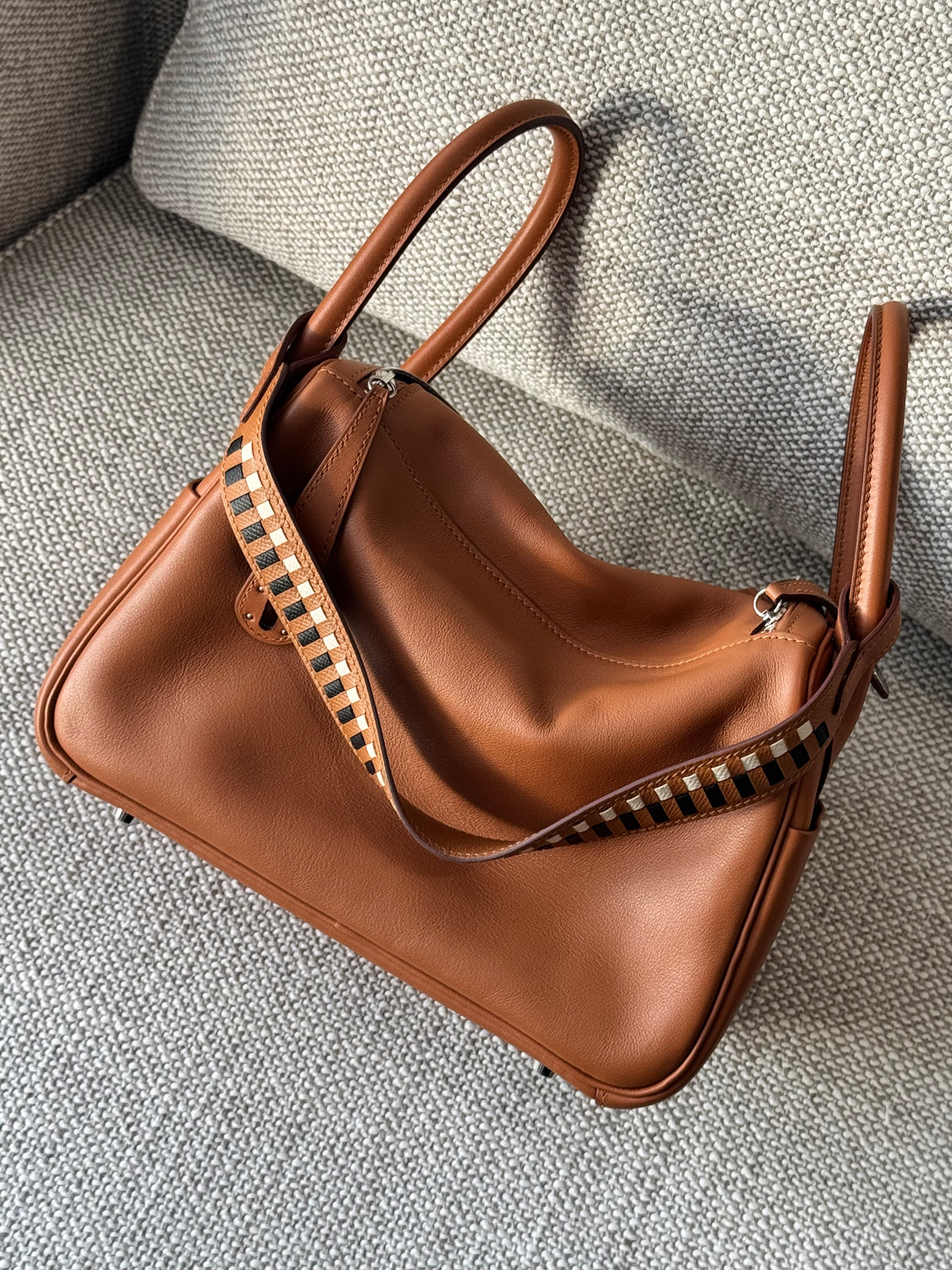 Hermès Lindy 26 Gold Swift Leather Palladium Hardware C Stamp