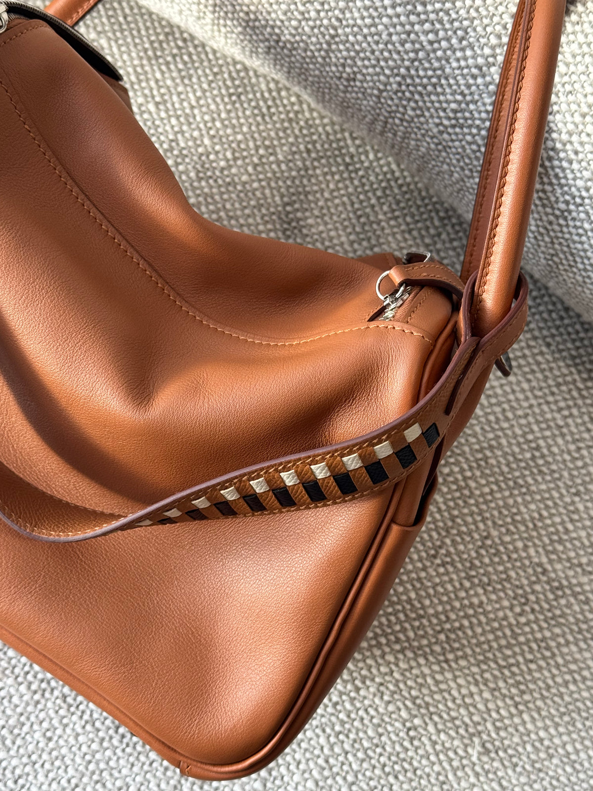 Hermès Lindy 26 Gold Swift Leather Palladium Hardware C Stamp