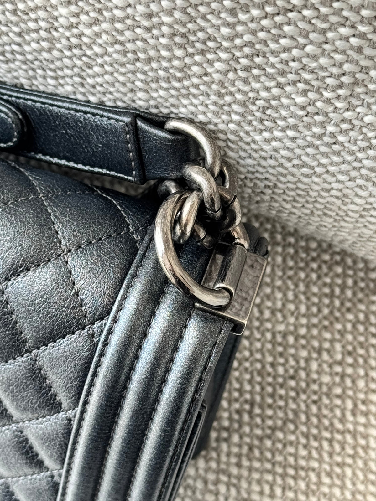 Chanel Boy Chanel Medium – Grey Quilted Leather
