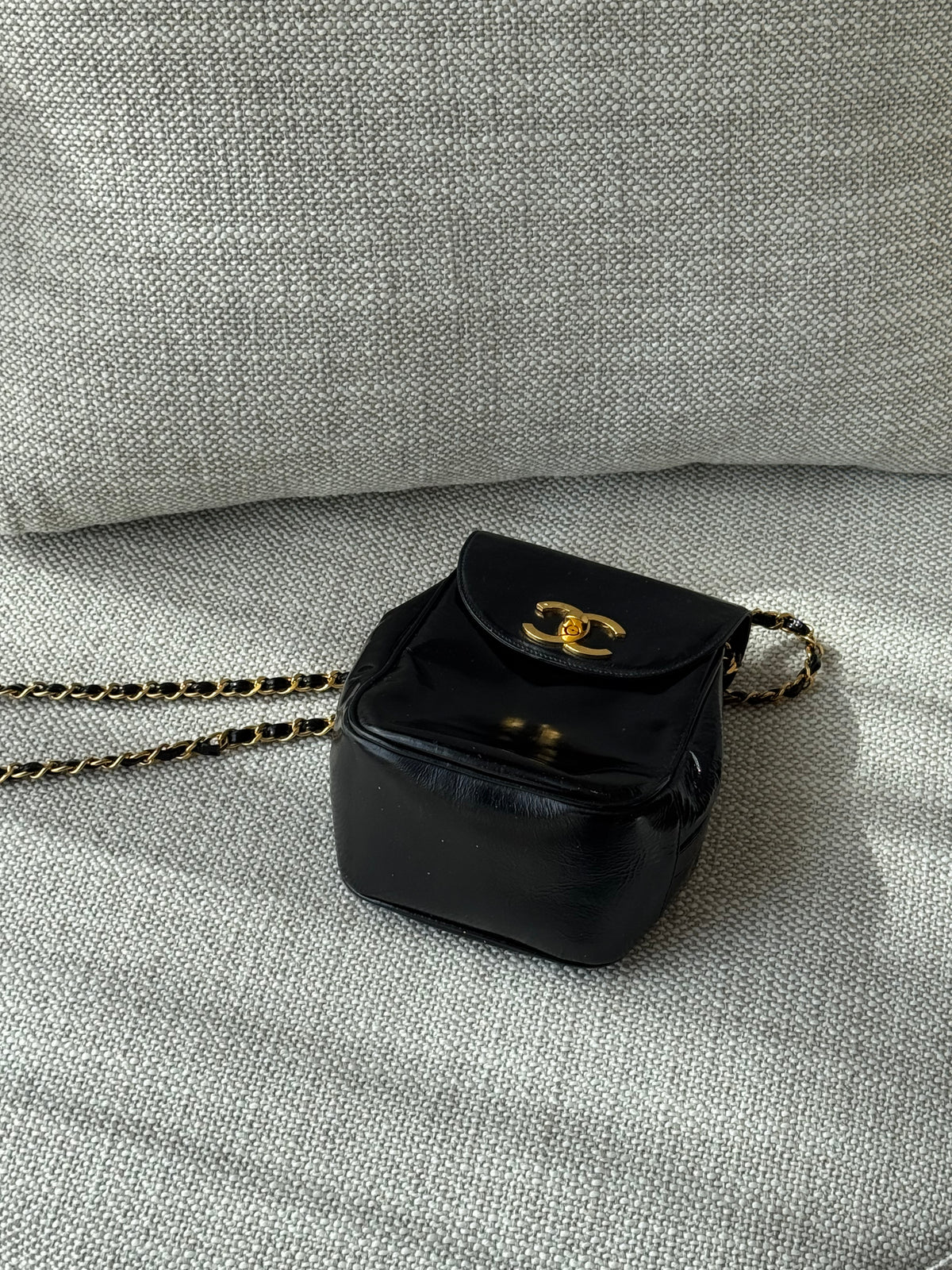 Chanel Vintage Patent Leather Chain Bag – Black with Gold-Tone CC