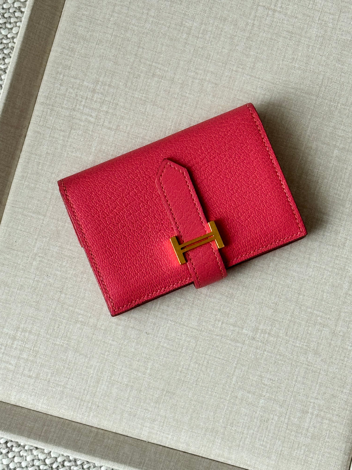 Hermès Béarn Card Holder / Wallet – Lipstick Pink Leather with Gold H Clasp
