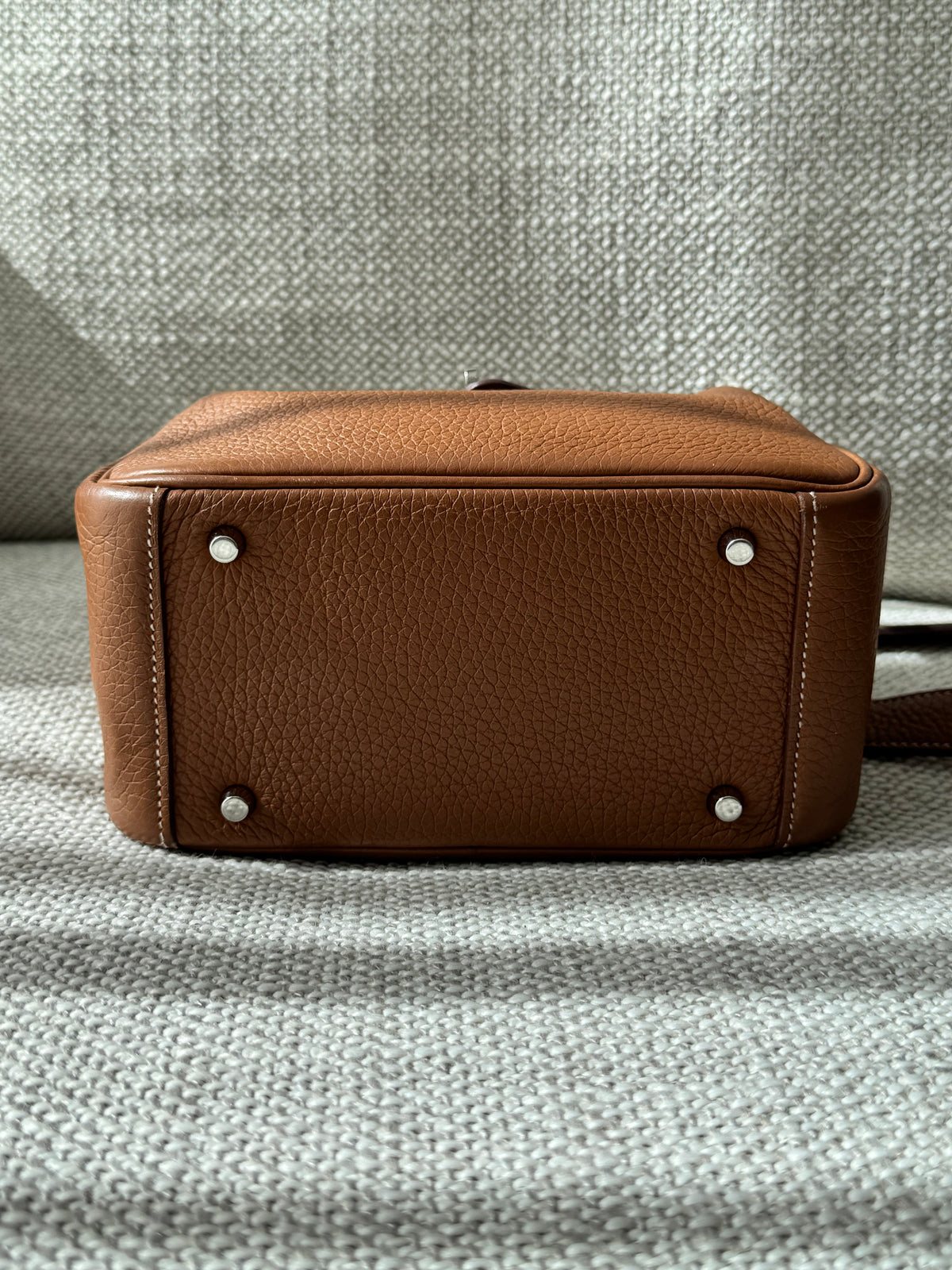 Hermès Mini Lindy 20 – Gold Clemence Leather, Palladium Hardware, B Stamp