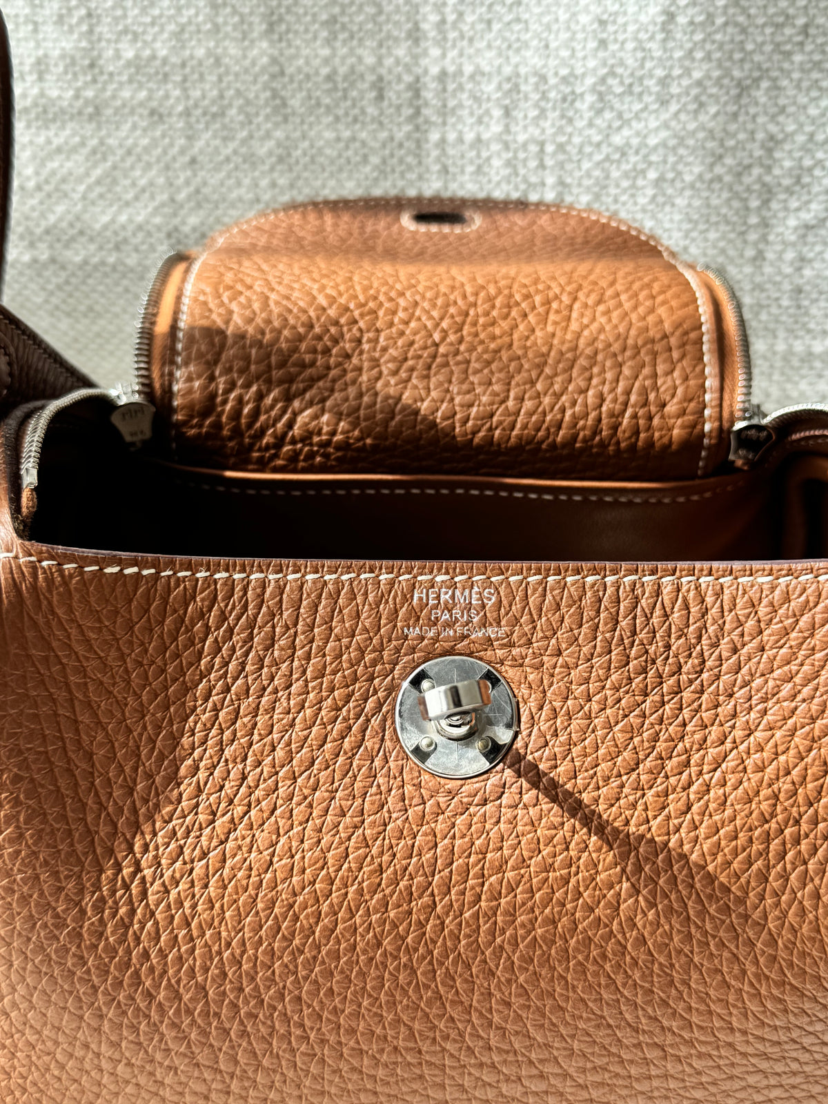 Hermès Mini Lindy 20 – Gold Clemence Leather, Palladium Hardware, B Stamp