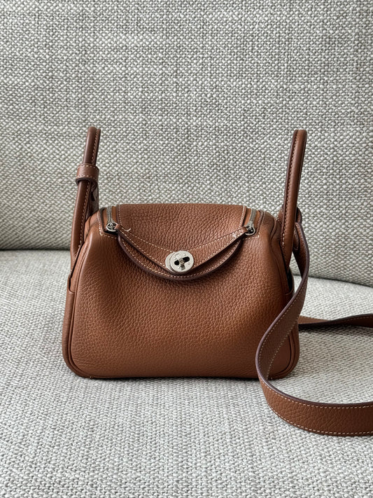 Hermès Mini Lindy 20 – Gold Clemence Leather, Palladium Hardware, B Stamp
