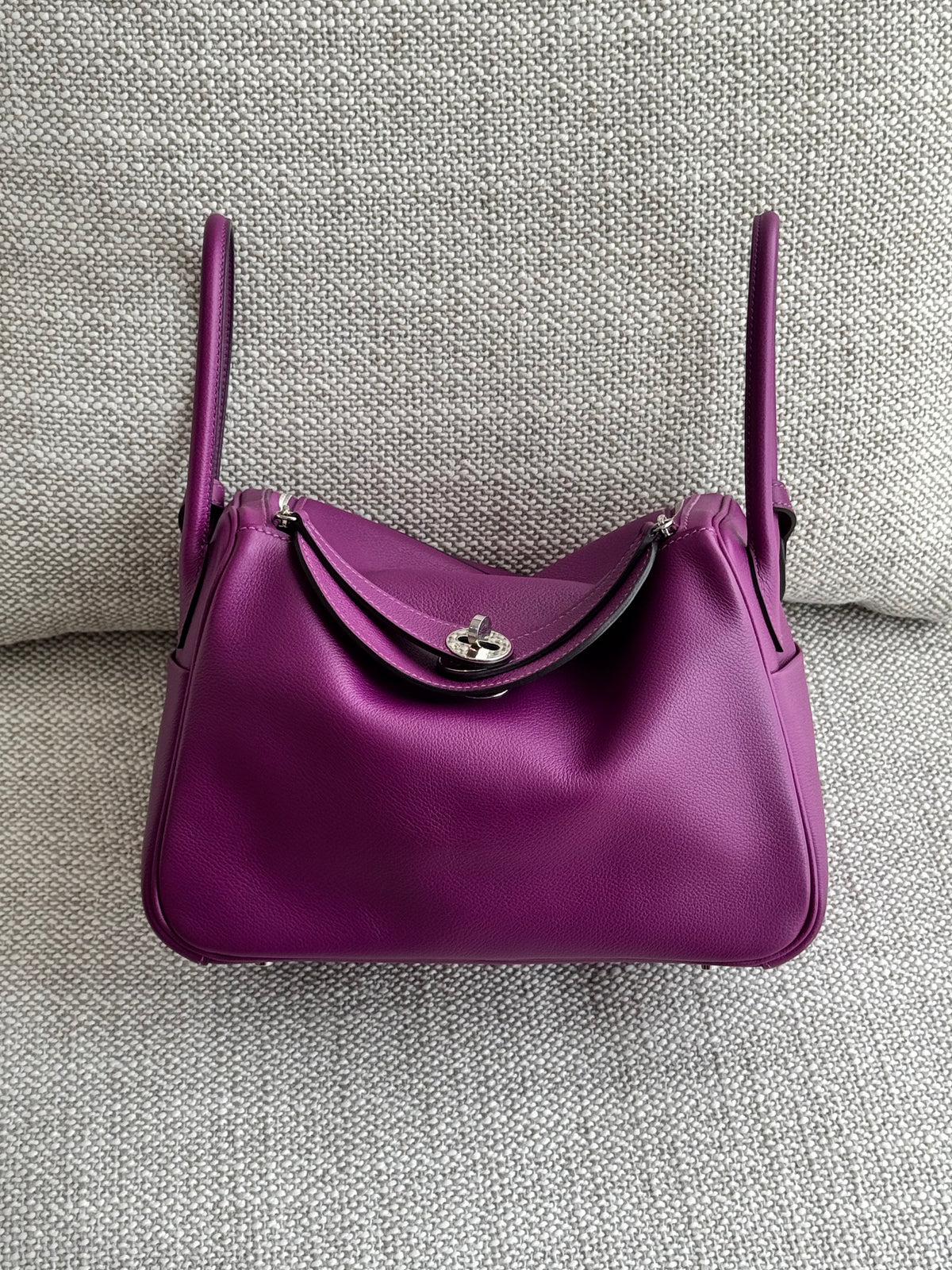 Hermès Lindy 26 – Anémone Clemence Leather