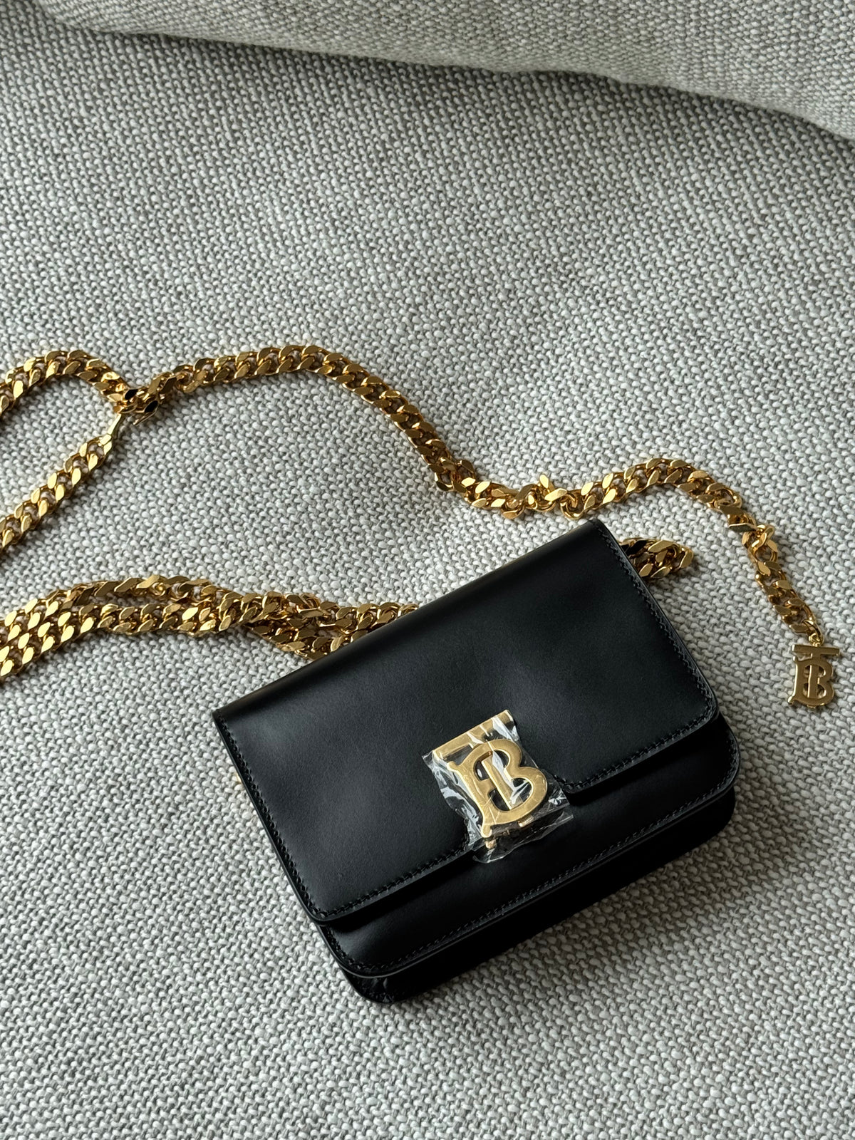 Burberry TB Wallet on Chain – Black Leather