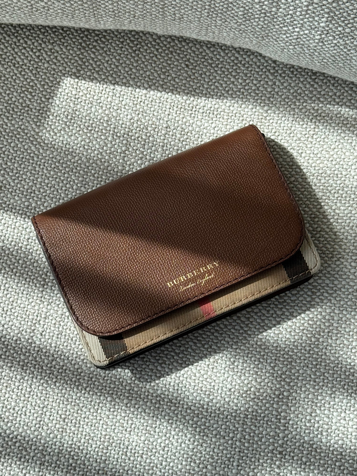 Burberry House Check Wallet on Chain – Brown Leather