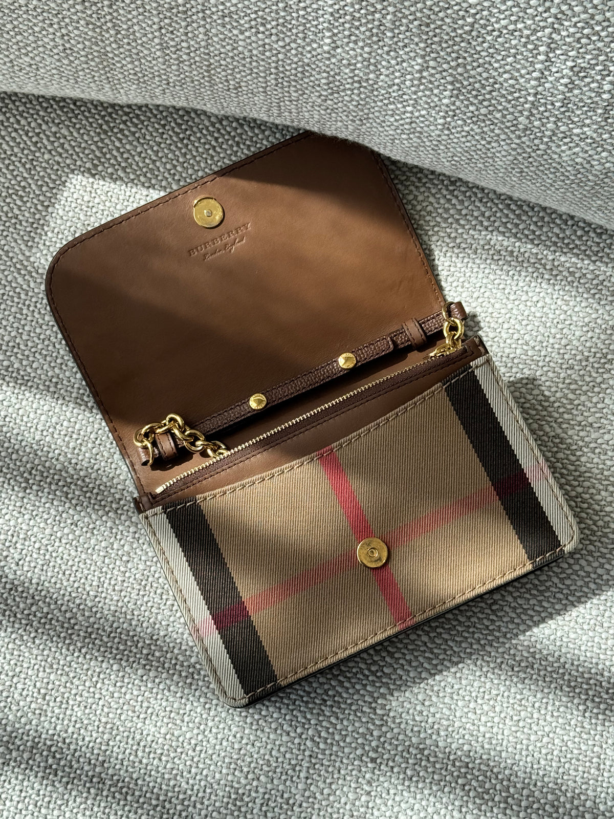 Burberry House Check Wallet on Chain – Brown Leather