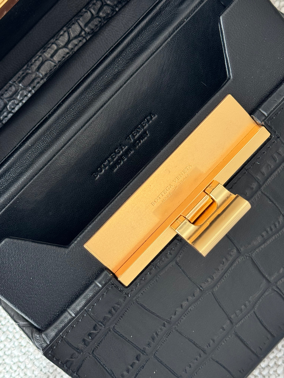 Bottega Veneta Daisey Box Clutch – Black Crocodile-Embossed Calfskin