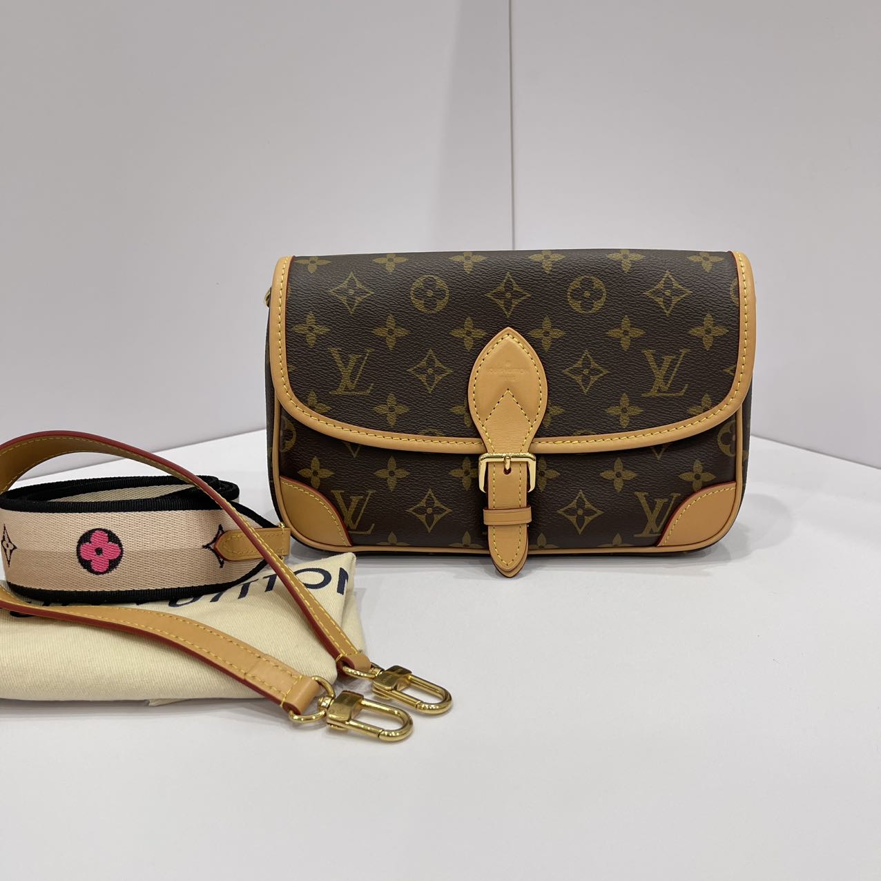 Louis Vuitton Diane Monogram Canvas Fuchsia GHW